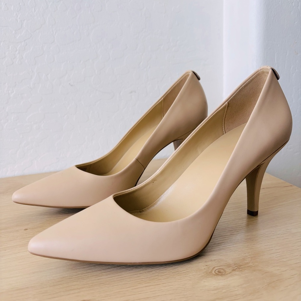 Michael Kors Dorothy‎ Flex Leather Pump Size 10M - Picture 2 of 8